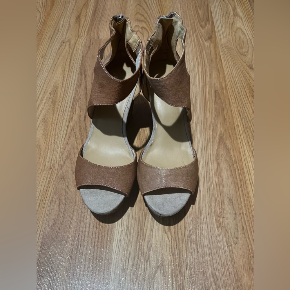 NIKE WEST Peep-toe woman’s wedge tan leather sandals